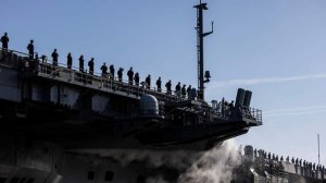 Эксперт назвал количество стягиваемых к берегам Ирана кораблей США