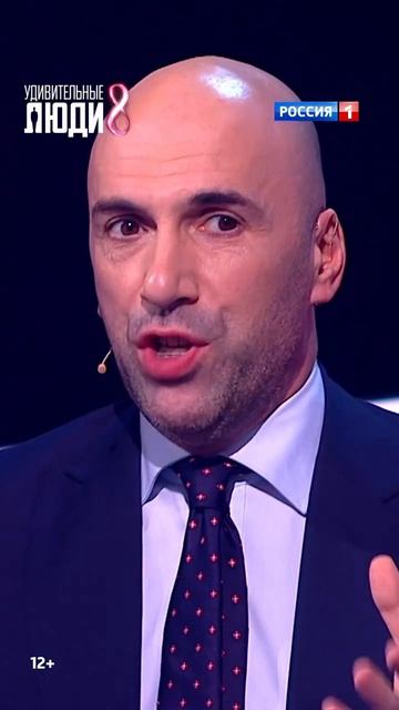 ✨ Они умножают восьмизначные числа в уме, собирают кубик Рубика ногами и рисуют трещинами на стекле…