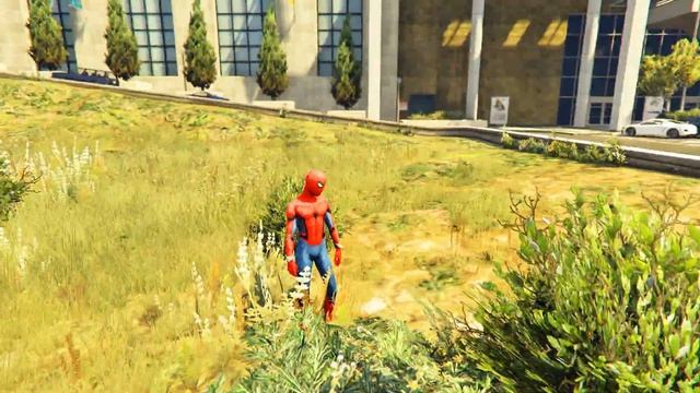 Весёлые приключения красного Паука вместе с цветными миньонами в GTA v