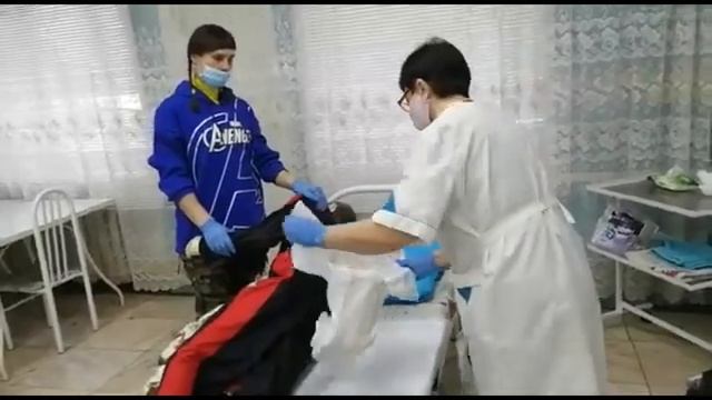 Школа родственного ухода Занятие 1 Смена подгузника у маломобильного пациента на дому [get.gt]