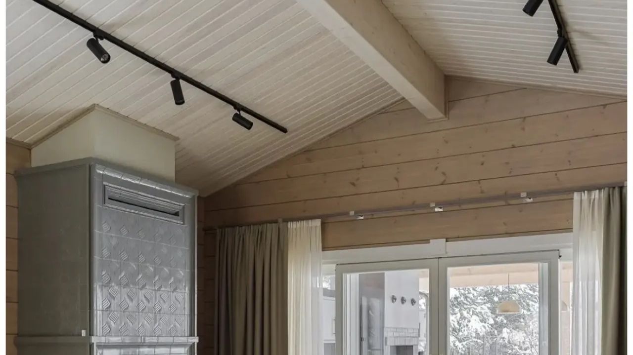 Разгружаем склад для новых домокомплектов Префаб. Этот дом поедет на север Московской области