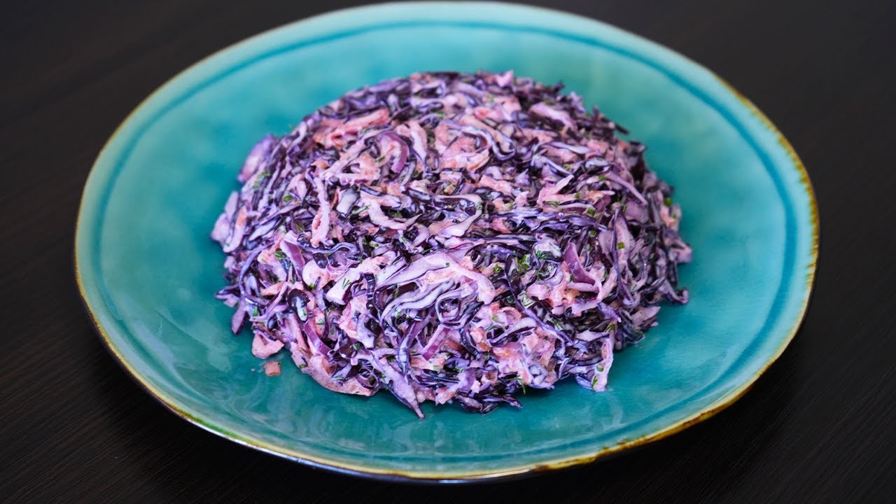 Простой и вкусный салат из капусты.