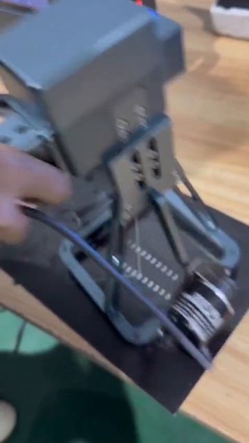 Как сделать длинную гравировку на стене?