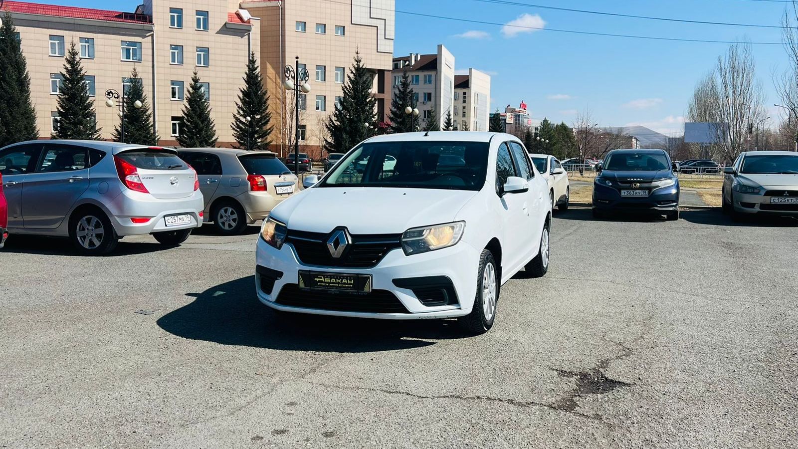 Renault Logan, 2021 год