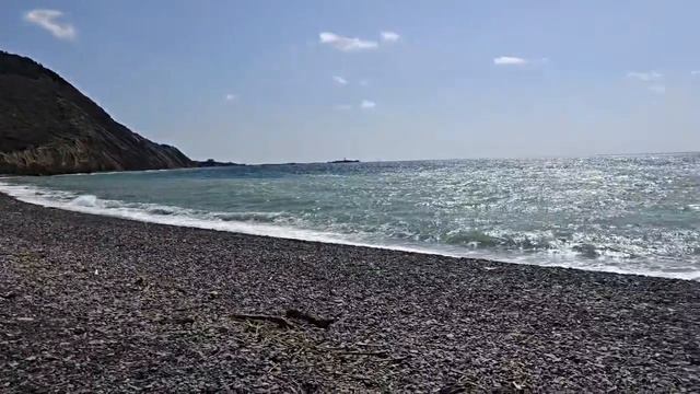 Море и пляж Сукко 15 апреля. Показывает Дмитрий Сорвенков.