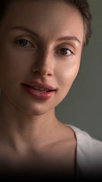 Дана. А холодно не только от погоды...