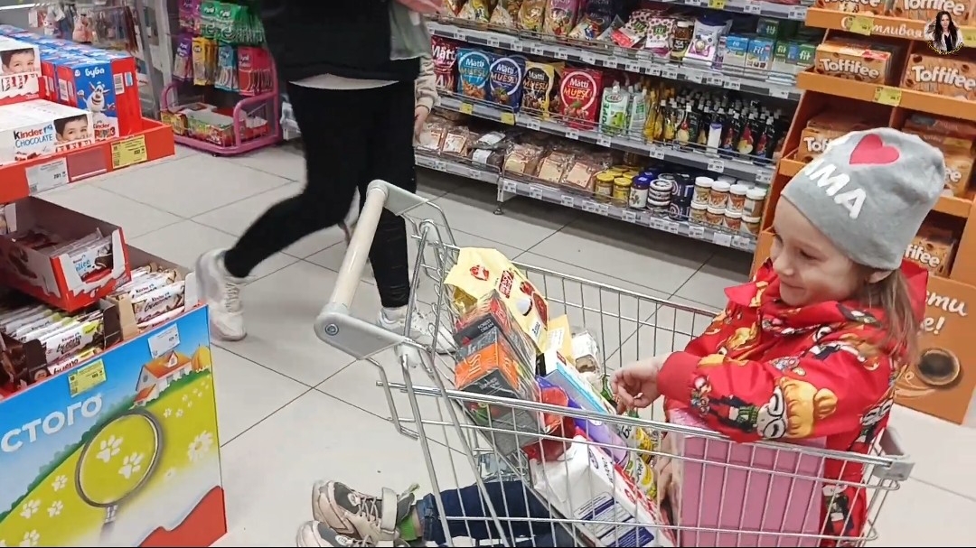 Немного закупились Мира своё не упустила