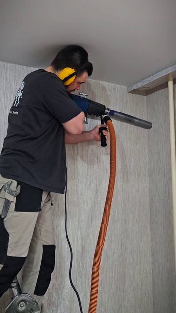 сухое алмазное бурение под трассу для кондиционера #монтажкондиционера #нск #алмазнаядрель