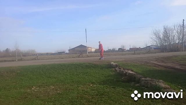 конечно тепло на улице на роликах катается Ангелина