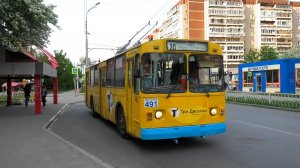 Троллейбус Екатеринбурга ЗиУ-682В-012 [В0А] борт. №491 маршрут 30 на остановке «Библиотека»