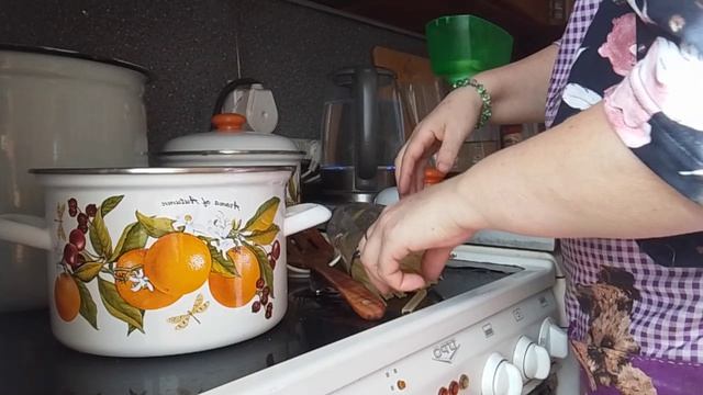 Отварила языки, макароны. Приготовила цветную капусту в кляре.