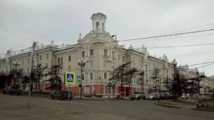 Поврежденный стихией шпиль на доме с башней демонтировали и вывезли