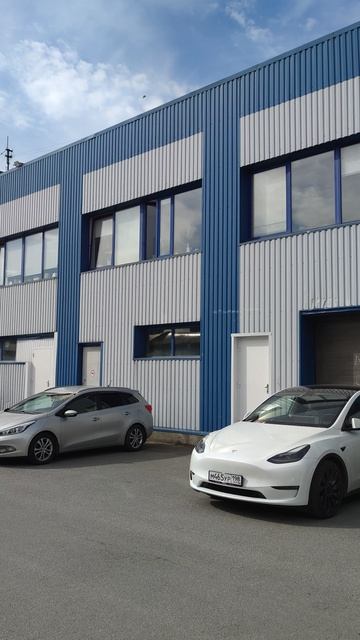 Маршала Новикова 28 е парковка  зона погрузки