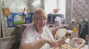 15 .04 . 26 . /// ВСЯ В ЗАБОТАХ  ///  СЕЛЕДКА ПОД ШУБОЙ ///