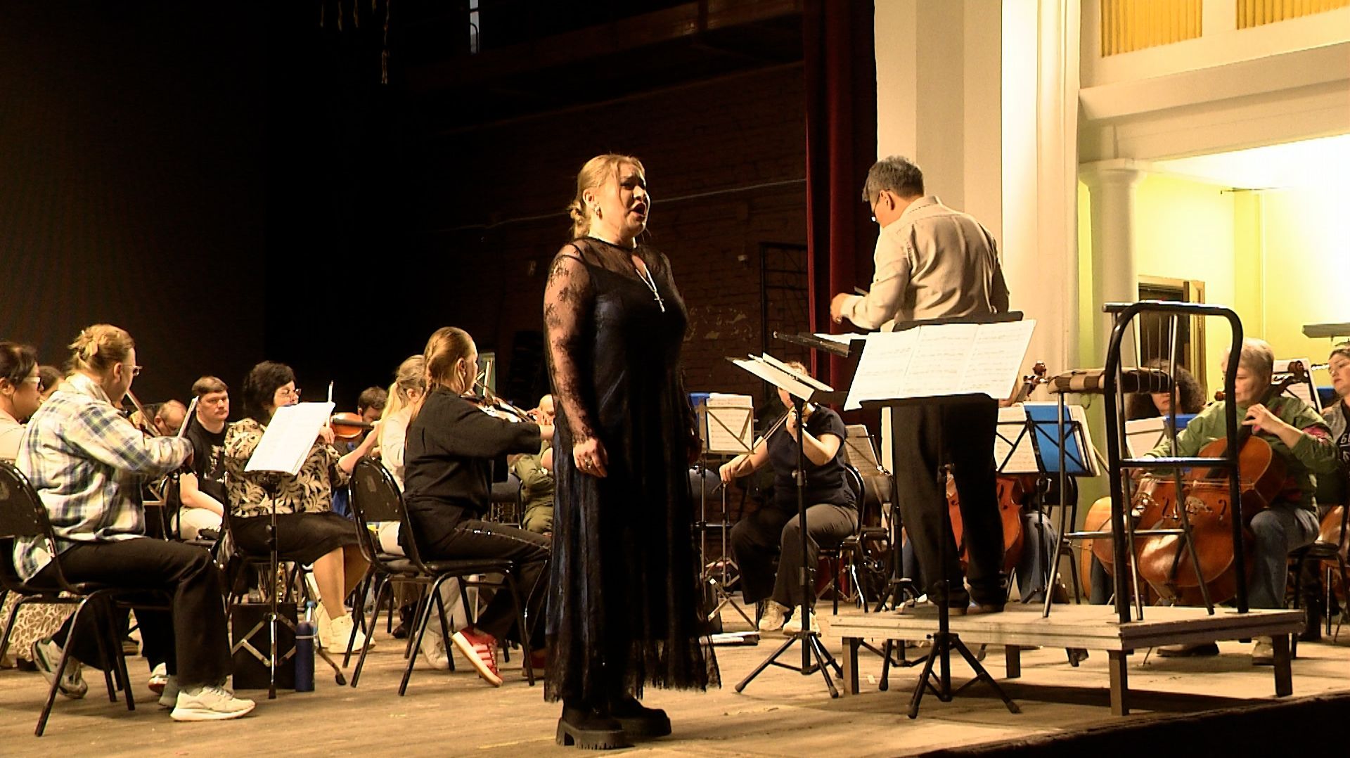 В столице Хакасии споют оперные дивы