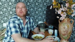 Мукбанг. Рассольник и оливье.