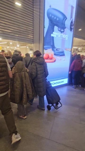 Куда эта очередь 2 раза в год?