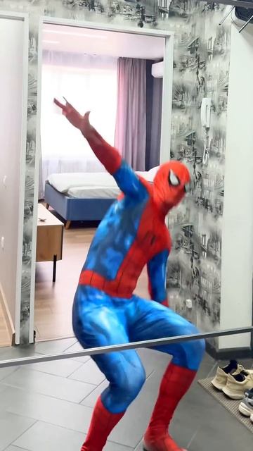 Spiderman got scared #spiderman