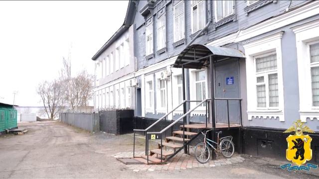 Ярославские полицейские задержали дуэт курьеров аферистов благодаря бдительности пожилой пары