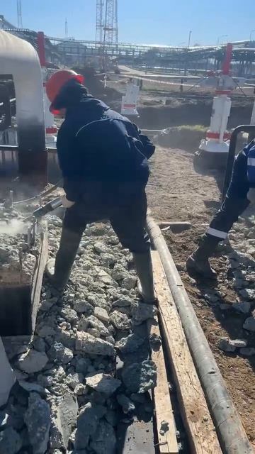 Компрессор Airman 175 + молотки на демонтажных работах #арендакомпрессора #airman175 #демонтаж