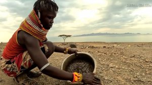 Типичная африканская деревенская жизнь. Готовим ужин на костре. Жизнь в Африке