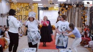 Мамы в поисках нового наряда к выпускному в сад - как было у вас вы помните - у вас есть дети?