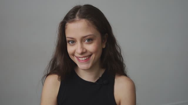 Аниса Фархи. Визитка