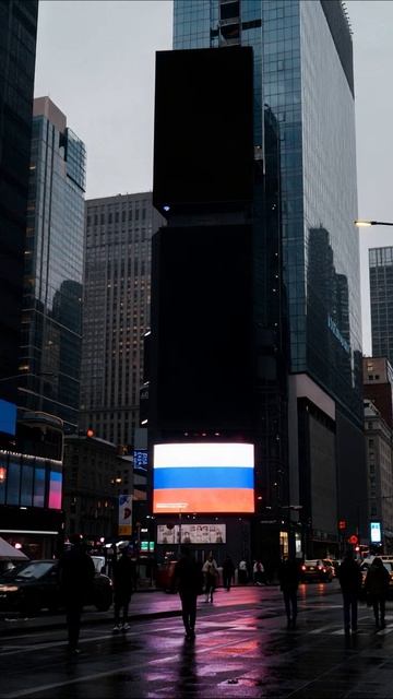 Потерянный в отражениях: будущее России в тени #Россия #изоляция #безнадежность