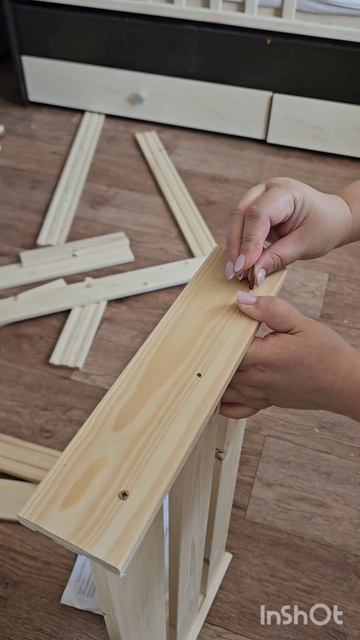 Собираем стеллаж с двухлеткой🤭