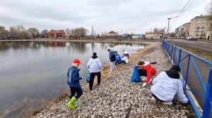 Волонтеры навели порядок на пруду Вагановка