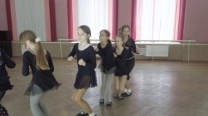 Топ-топ топ-топ- Сороконожка.