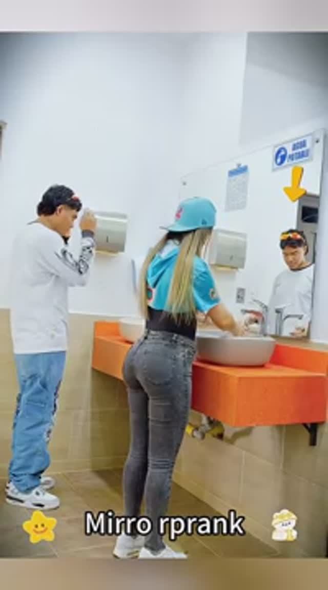 Зеркальные розыгрыши — это весело.