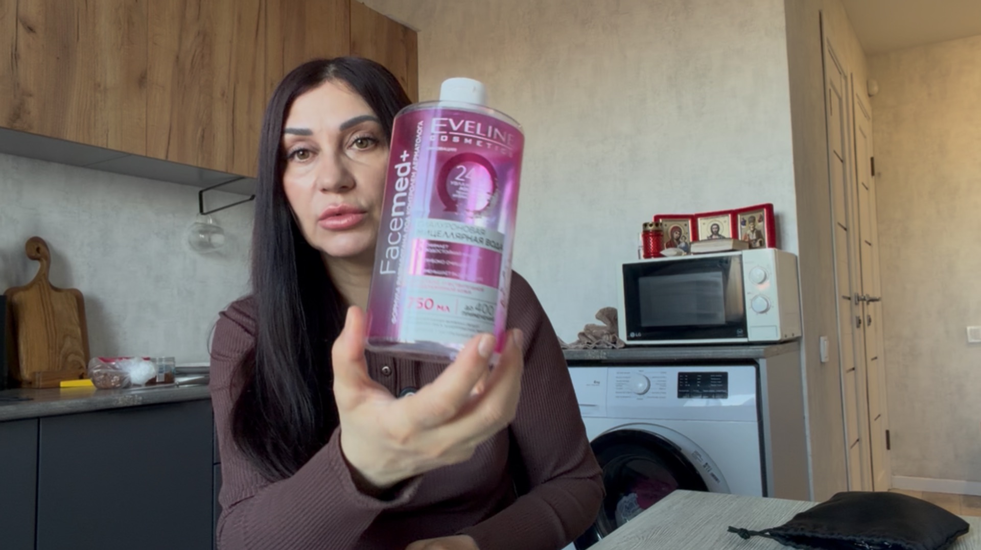 Пустые банки.Крашусь и болтаю.  Личная история любви.