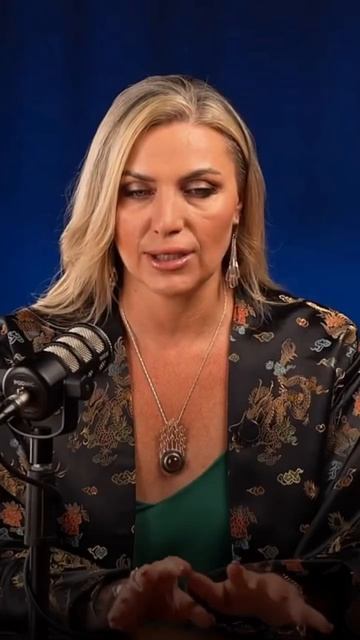 Знать, кто ты, и ПРОЖИВАТЬ себя из этого знания — это две разные планеты.