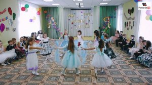 Красивый танец девочек с платочками на Выпускном в детском саду - а вы помните себя в школе? пишите