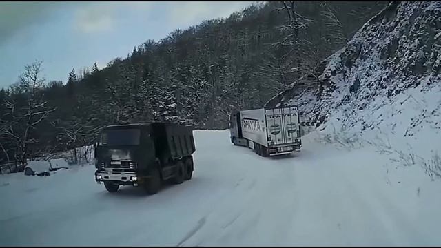 Часть (2).ЗА секудду ДО...Им просто ПОВЕЗЛО..