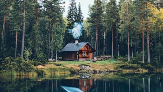 Бабушка оставила мне в наследство старый дом в деревне_