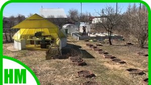 15 апреля. Рассадная опустела. Заполняется теплица. Ночью еще минуса, а мы высаживаемся.