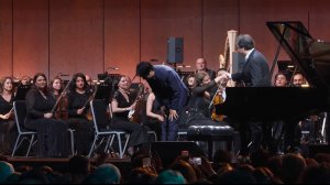 Китайский пианист-виртуоз Ланг Ланг сыграл на 20-летии симфонического оркестра Армении