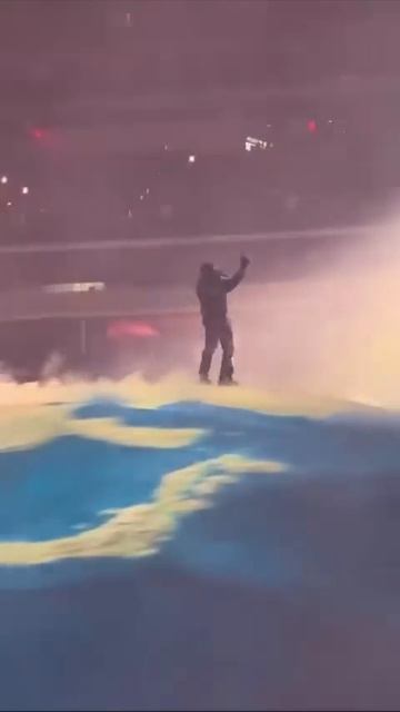 Канье Уэст спел ещё один российский хит. до этого спел Ласковый май - Седая ночь