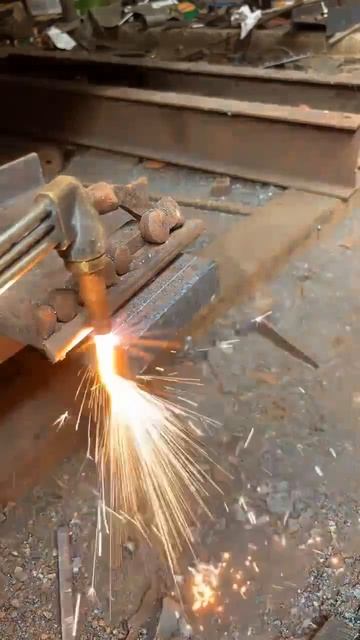 Газовая резка металла (газорезка)