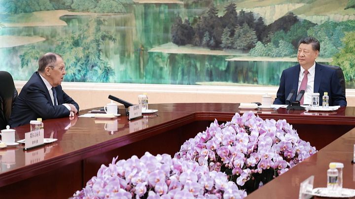 Министр иностранных дел РФ С.В.Лавров с Председателем Китая Си Цзиньпином, Пекин, 15 апреля 2026