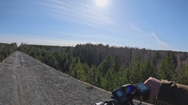 2026-04 отвалы и мост без ограждения +16С