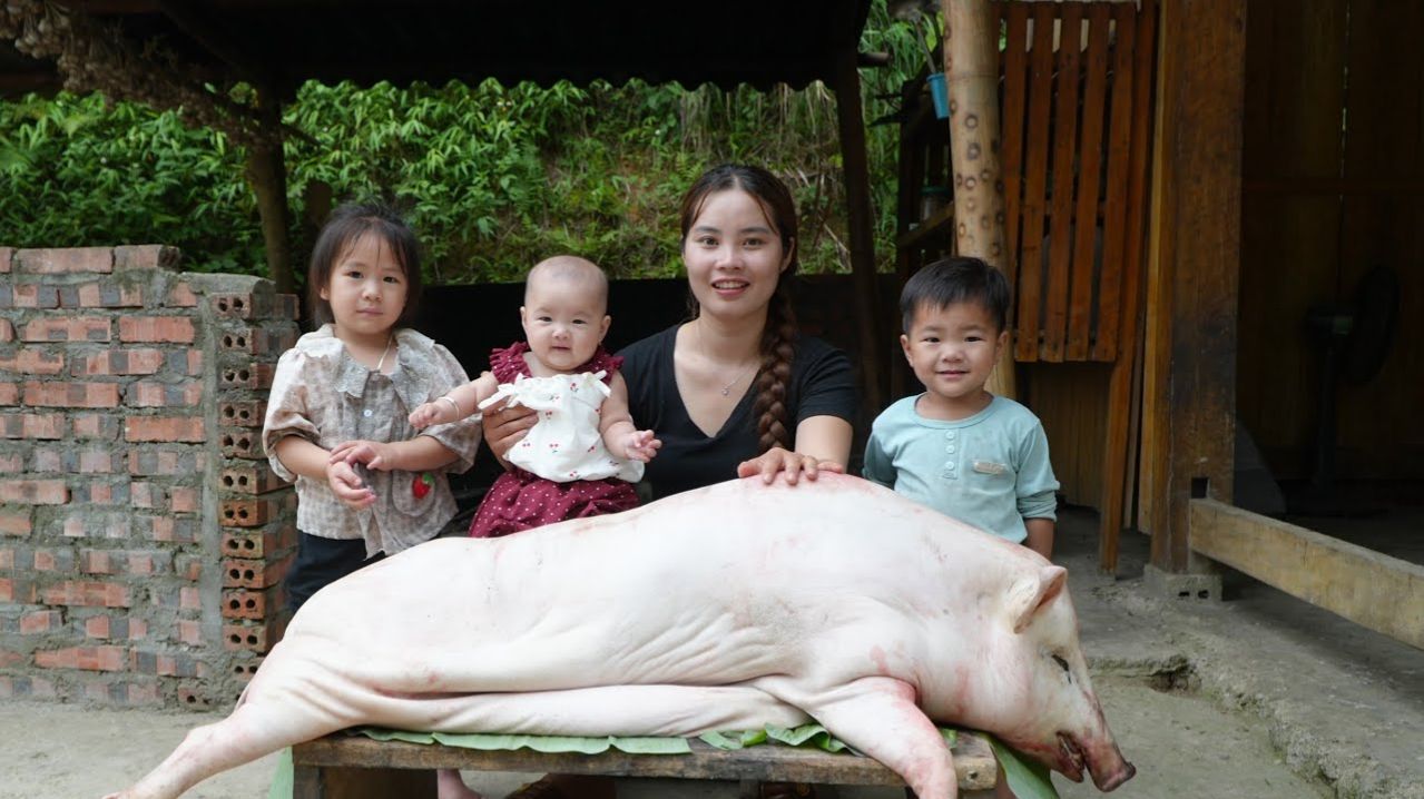 Как приготовить маринованную свинину для продажи на рынке — жарим мясо на гриле для детей.