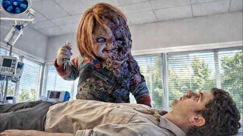 Парень принёс домой КУКЛУ и она начала убивать всех, кто над ним издевался-kinohot