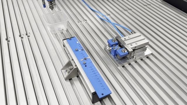 Сборка электрокомпонентов SCARA - роботом производства Roboplace