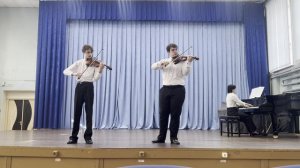 Образцовый ансамбль скрипачей "Каприс" дуэт Веретенов Платон, Гвенетадзе Тимур.