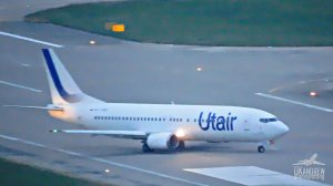 Боинг 737 взлёт с разворота на полосе и следом гигант - 777