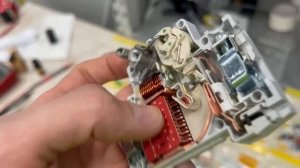 Пояснительное видео к статье про тестирование автоматических выключателей на 6А