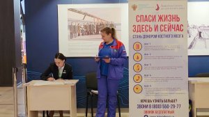 ПАССАЖИРЫ КРАСНОЯРСКОГО АЭРОПОРТА СПАСАЛИ ЖИЗНИ, ОЖИДАЯ РЕЙС